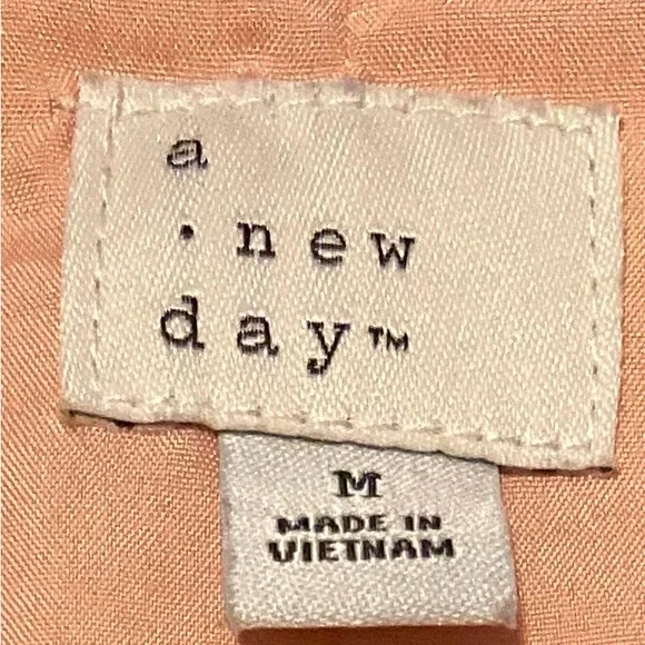 a new day utility cargo jacket w/ drawstring waist. Excellent condition. Size M. - Picture 5 of 6